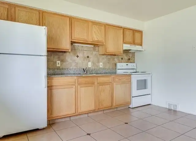 Property at 2073 Philomene Blvd, Lincoln Park, MI, 48146, 1 bed, 1 bath, [object Object]