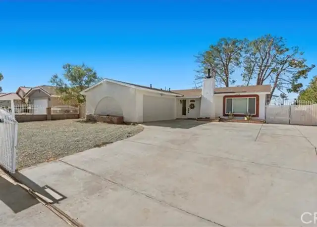 Property at 14676 Cool Glen Dr, Helendale, CA, 92342, 1 bed, 1 bath, [object Object]