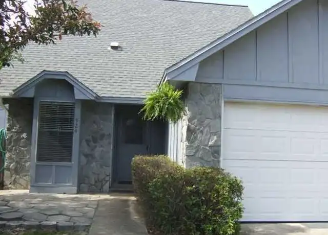 Property at 924 Lawton Ct, Fort Walton Beach, FL, 32547, 3 beds, 2 baths, [object Object]
