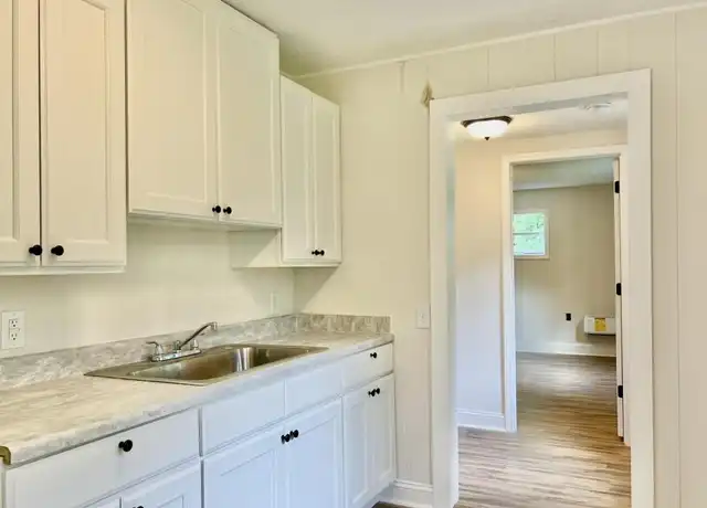 Property at 5200 Statesville Rd, Charlotte, NC, 28269, 2 beds, 1 bath, [object Object]