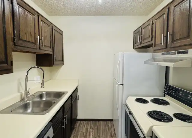 Property at 6801 Camden Ln #8, Groves, TX, 77619, 1 bed, 1 bath, [object Object]