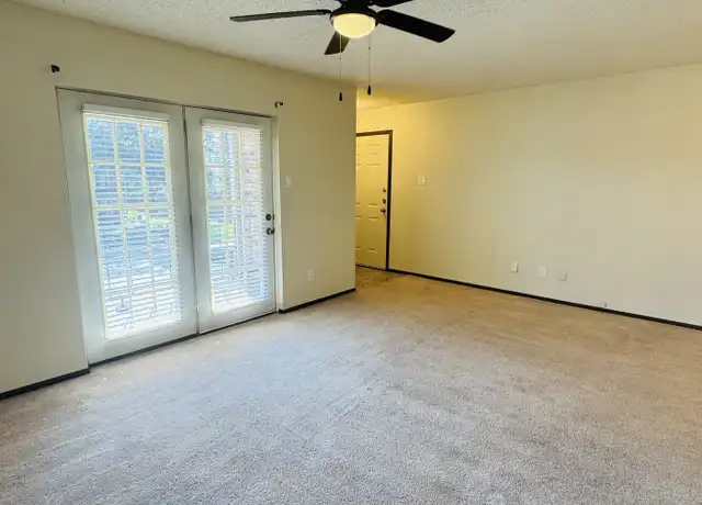 Property at 6801 Camden Ln #8, Groves, TX, 77619, 1 bed, 1 bath, [object Object]