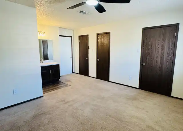 Property at 6801 Camden Ln #8, Groves, TX, 77619, 1 bed, 1 bath, [object Object]