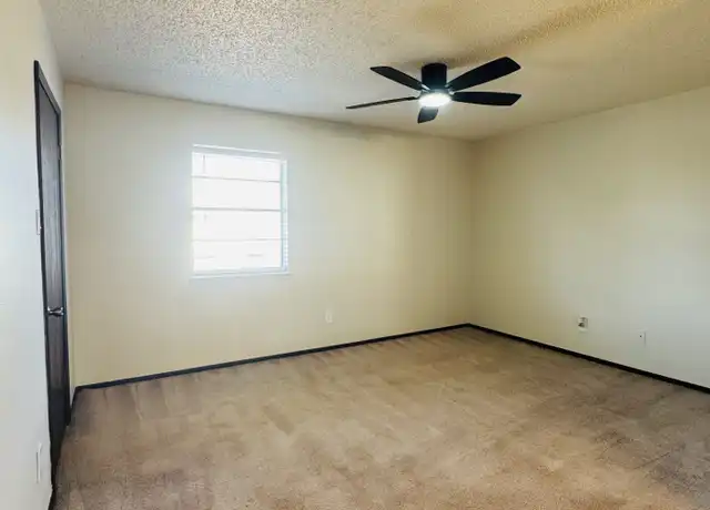 Property at 6801 Camden Ln #8, Groves, TX, 77619, 1 bed, 1 bath, [object Object]