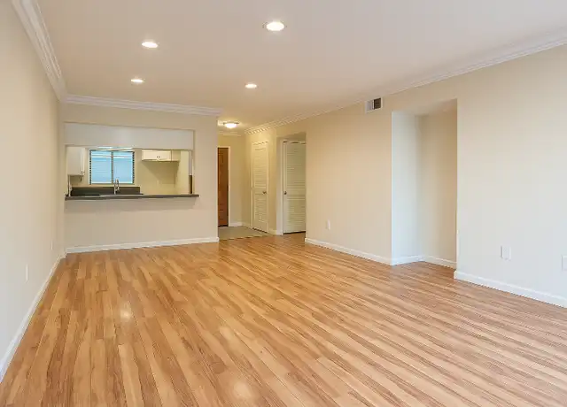 Property at 700 Palm Dr Unit 105, Glendale, CA, 91202, 2 beds, 2 baths, [object Object]