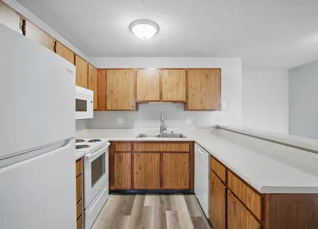 Property at 3005 Woodland Ave Unit 30, Des Moines, IA, 50312, 2 beds, 1 bath, [object Object]