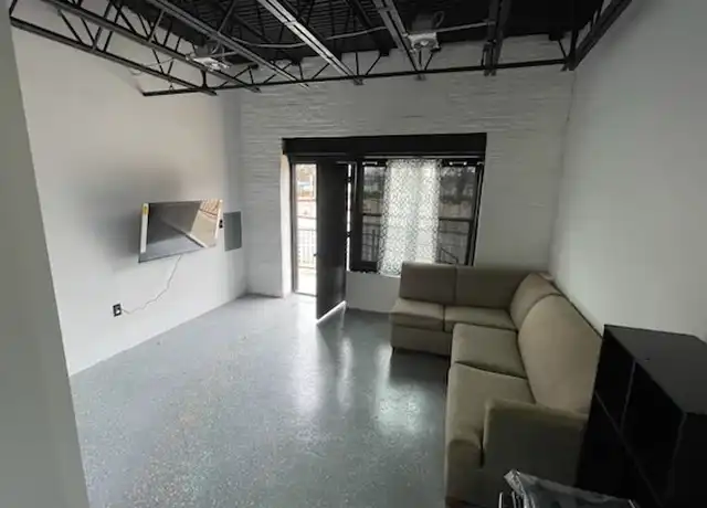 Property at 21 S Pershing Ave, York, PA, 17401, 1 bed, 1 bath, [object Object]