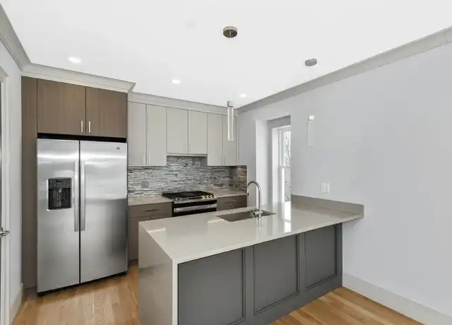 Property at 142 Willard St, Quincy, MA, 02169, 2 beds, 2 baths, [object Object]