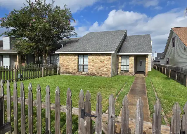 Property at 106 Larry St, Lafayette, LA, 70506, 3 beds, 2 baths, [object Object]