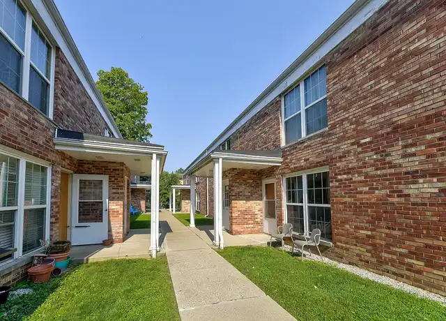 Property at Campus Walk Apartments - 400 E 3rd St, Bloomington, IN, 47401, 2-3 beds, 1-2 bath, [object Object]