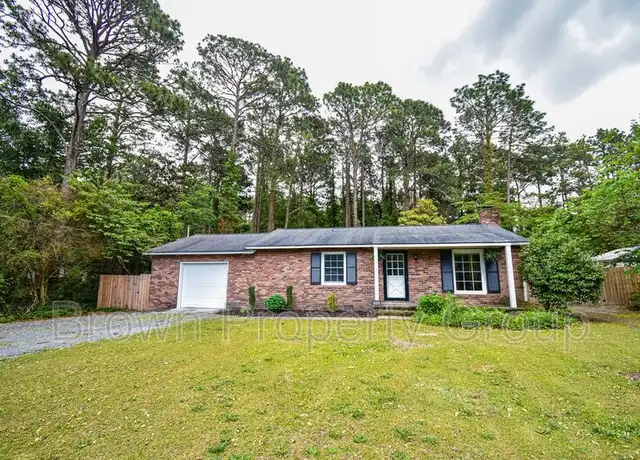 Property at 1355 N Ridge St, Southern Pines, NC, 28387, 2 beds, 1 bath, [object Object]