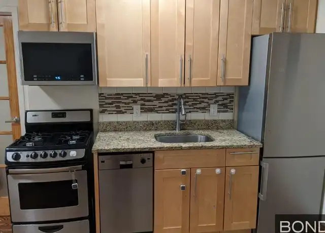 Property at 621 Middle Neck Rd Unit 3, Great Neck, NY, 11023, 3 beds, 1 bath, [object Object]