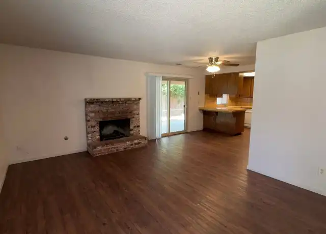 Property at 1945 E Vassar Dr Unit 1945, Visalia, CA, 93292, 2 beds, 1 bath, [object Object]