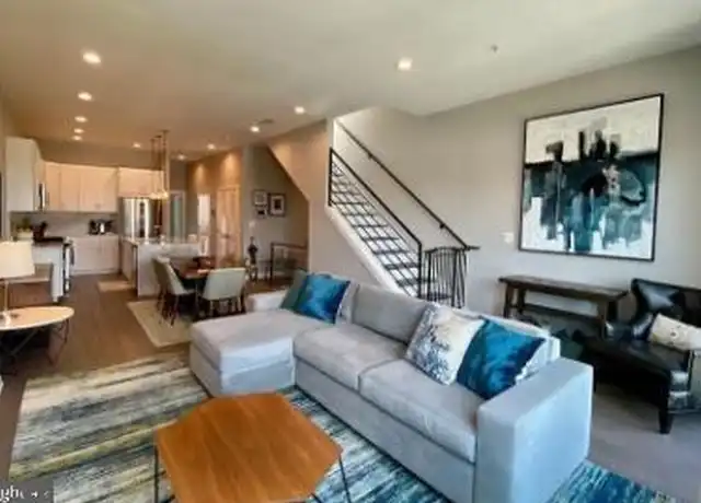Property at 225 20th St NE #4, Washington, DC, 20002, 2 beds, 2 baths, [object Object]