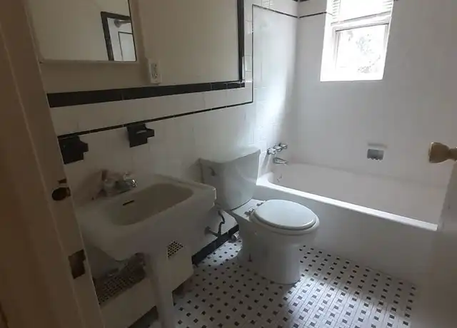 Property at 2400 Market St Unit C71, Harrisburg, PA, 17103, 2 beds, 1 bath, [object Object]