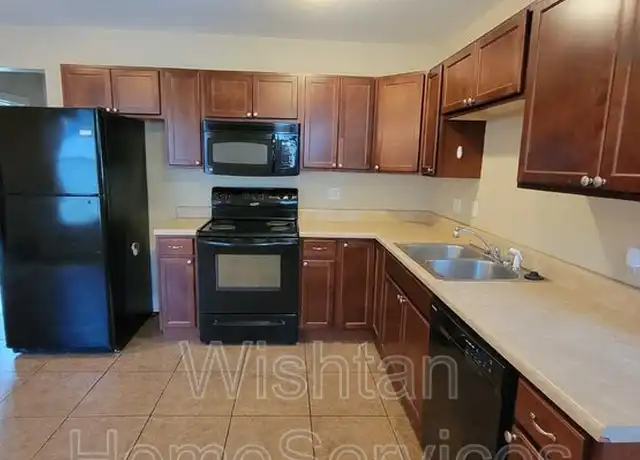 Property at 714 W Calhoun St, Macomb, IL, 61455, 4 beds, 2 baths, [object Object]