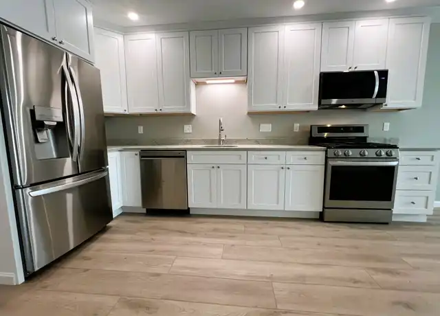 Property at 578 Elm St Unit 2, Woonsocket, RI, 02895, 2 beds, 1.5 baths, [object Object]