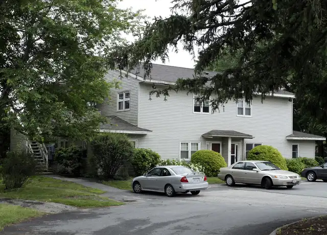 Property at 580 Pontiac Ave Unit 5, Cranston, RI, 02910, 2 beds, 1 bath, [object Object]