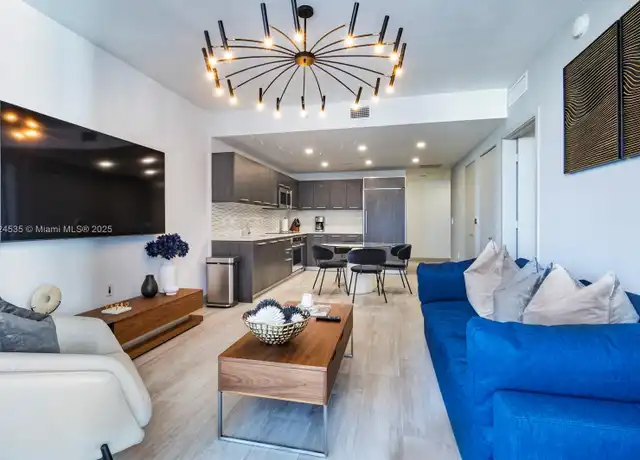 Property at 55 SW 9th St #3010, Miami, FL, 33130, 1 bed, 1.5 baths, [object Object]