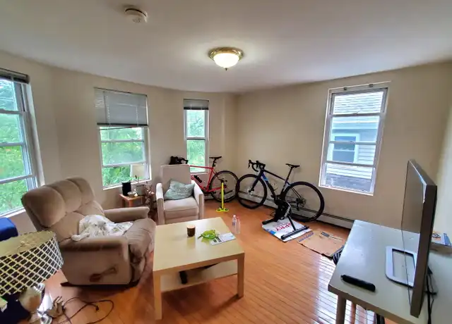 Property at 279 Pearl St Unit 3, Cambridge, MA, 02139, 3 beds, 1 bath, [object Object]