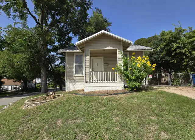 Property at 305 S Academy Ave, New Braunfels, TX, 78130, 1 bed, 1 bath, [object Object]