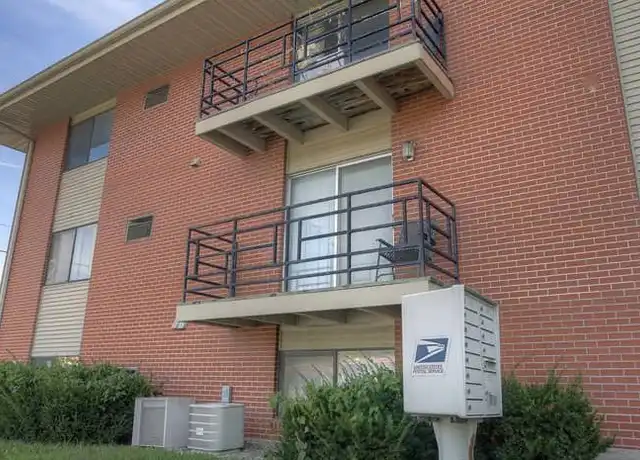 Property at 1400 N 33rd St Unit 03, Lincoln, NE, 68503, 1 bed, 1 bath, [object Object]