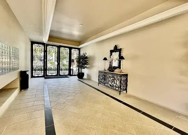 Property at Encino Town & Country - 17400 Burbank Blvd, Encino, CA, 91316, 1 bed, 1 bath, [object Object]