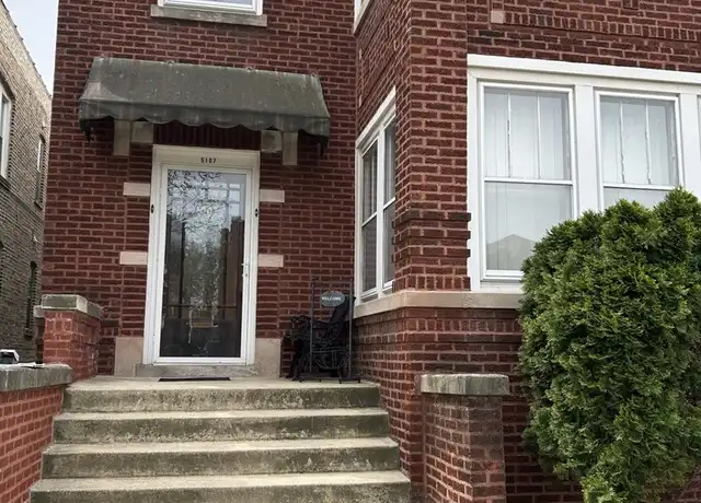 Property at 5107 W Cullom Ave Unit 2, Chicago, IL, 60641, 3 beds, 1 bath, [object Object]