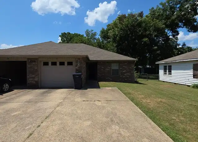 Property at 910 S Hartford Ave Unit 1, Russellville, AR, 72801, 2 beds, 2 baths, [object Object]