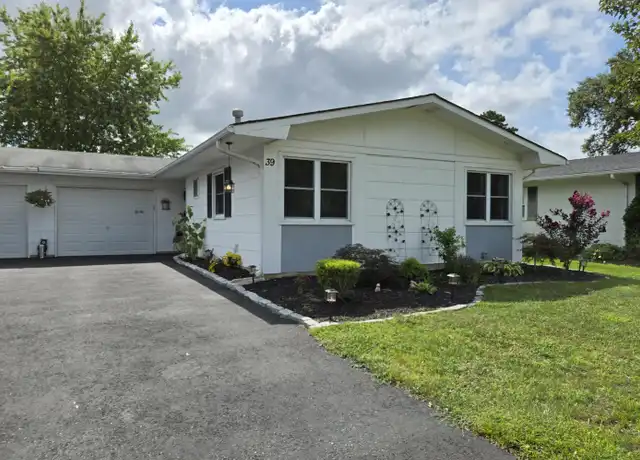 Property at 39 Blake Cir, Brick, NJ, 08724, 2 beds, 1.5 baths, [object Object]