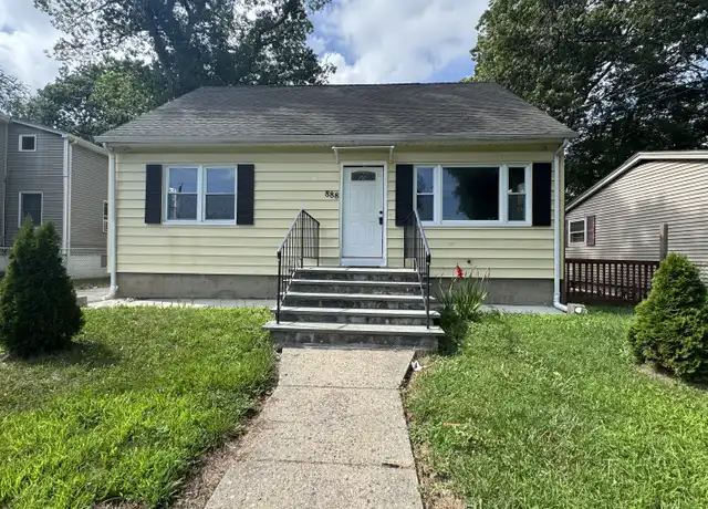 Property at 888 Platt St, Bridgeport, CT, 06606, 3 beds, 1 bath, [object Object]