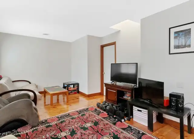 Property at 32 Prospect St Unit 3, Boston, MA, 02129, 3 beds, 1 bath, [object Object]
