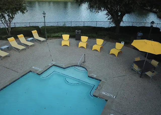 Photo of 805 Lakeside Cir, Lewisville, TX 75057