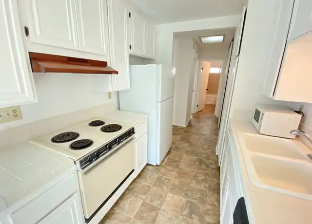 Property at 2390 Grand Ave, San Diego, CA, 92109, 1 bed, 1 bath, [object Object]