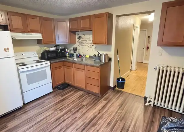 Property at 327 W 4th St Unit 2, Duluth, MN, 55806, 2 beds, 1 bath, [object Object]