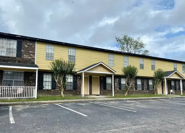 Photo of 100 County Road S-18-649, Summerville, SC 29485