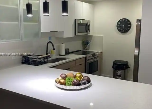 Property at 3050 N Palm Aire Dr #105, Pompano Beach, FL, 33069, 2 beds, 1 bath, [object Object]