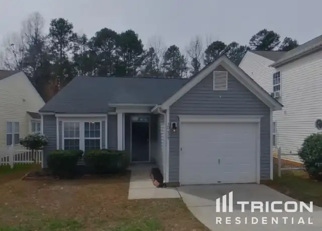 Property at 10429 Hugue Way, Charlotte, NC, 28214, 3 beds, 2 baths, [object Object]