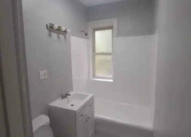 Property at 5735 W Washington Blvd Unit 5727-3, Chicago, IL, 60644, 2 beds, 1 bath, [object Object]