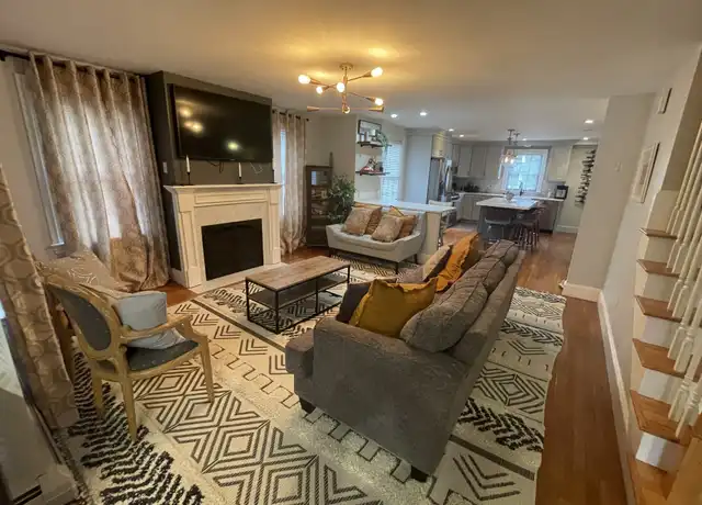 Property at 14 Oak St Unit 2, Somerville, MA, 02143, 4 beds, 2 baths, [object Object]