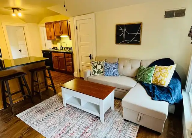Property at 201 Fairfax Ave, St Matthews, KY, 40207, 2 beds, 1 bath, [object Object]