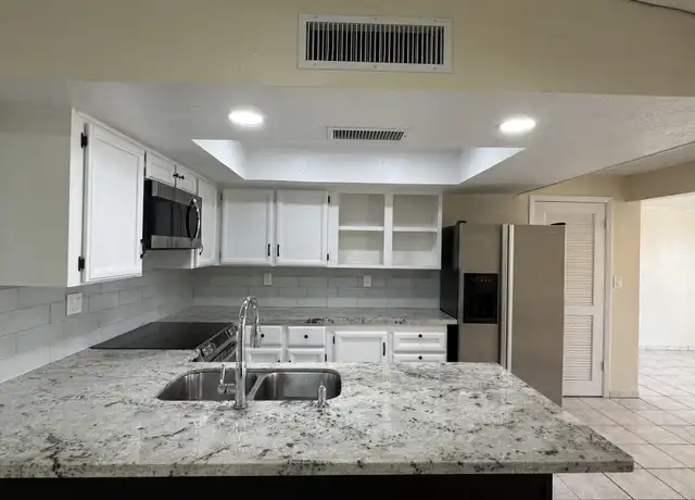 Property at 5502 W Frier Dr, Glendale, AZ, 85301, 4 beds, 3 baths, [object Object]