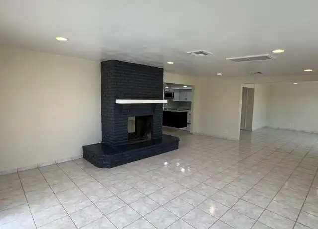 Property at 5502 W Frier Dr, Glendale, AZ, 85301, 4 beds, 3 baths, [object Object]