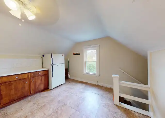 Property at 1285 Cranford Ave Unit 3rd Floor, Lakewood, OH, 44107, 1 bed, 1 bath, [object Object]