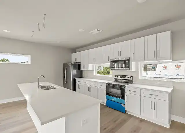 Property at The Purple Rail Townhomes - 525 W Collins, Stephenville, TX, 76401, 3 beds, 3.5 baths, [object Object]