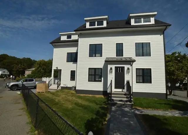 Property at 112 Lynde St Unit 1, Melrose, MA, 02176, 2 beds, 1 bath, [object Object]