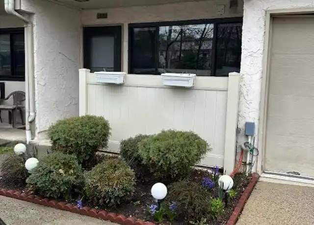 Property at 31 Winding Woods Loop Unit 1, Staten Island, NY, 10307, 1 bed, 1 bath, [object Object]