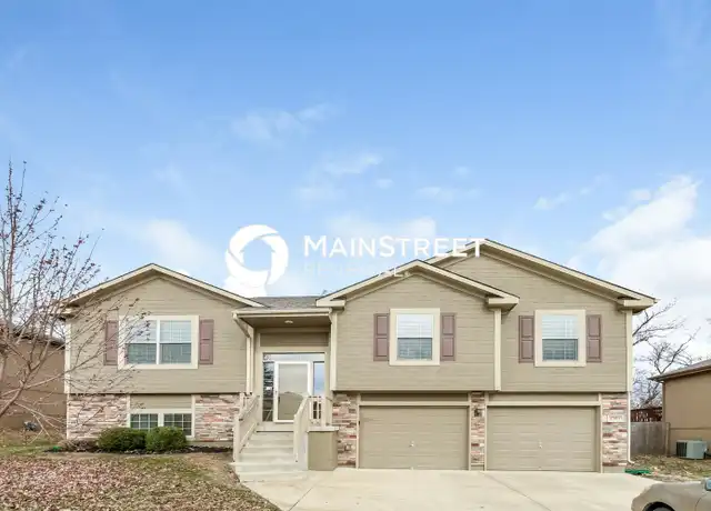 Property at 1500 NW Hilltop Ln, Grain Valley, MO, 64029, 5 beds, 3 baths, [object Object]