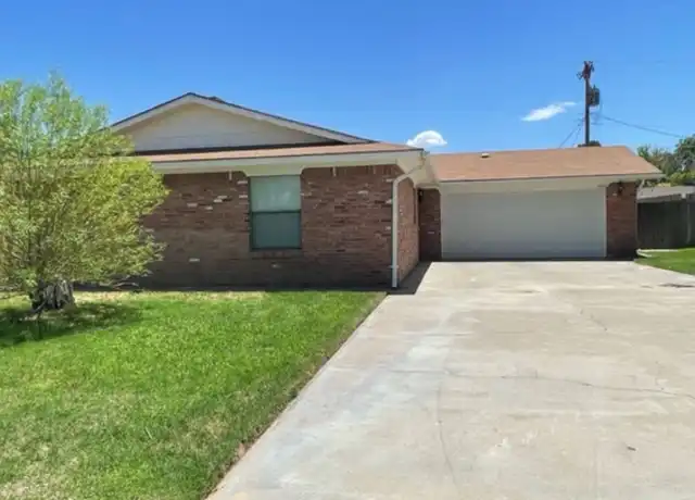 Property at 2305 W Bullock Ave, Artesia, NM, 88210, 3 beds, 2 baths, [object Object]