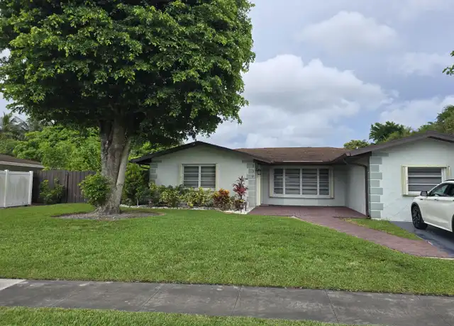 Property at 939 Hibiscus Dr, Royal Palm Beach, FL, 33411, 3 beds, 2 baths, [object Object]
